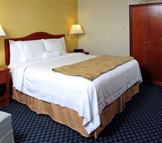 The Marina Inn on San Francisco Bay