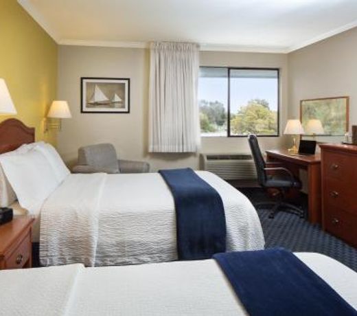 The Marina Inn on San Francisco Bay