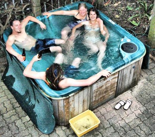 Centabay Lodge and Backpackers