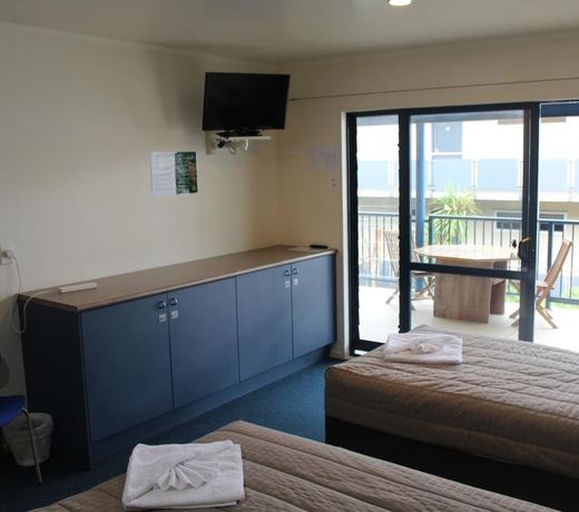 Saltwater Lodge Backpackers