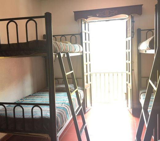 Alcatraz Hostal