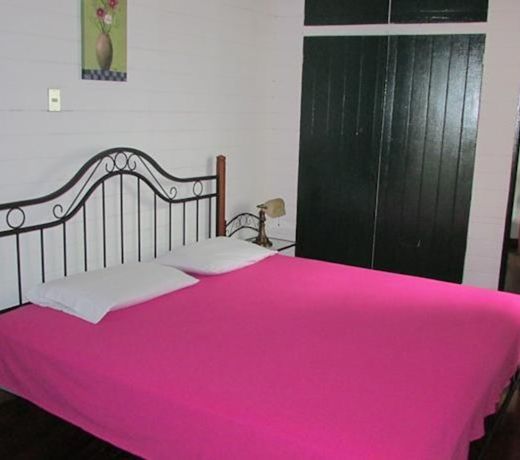 Casa Leon Guesthouse