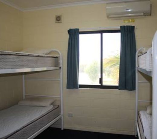 Ningaloo Coral Bay Backpackers