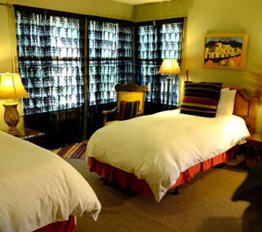 Yosemite Bug Rustic Mountain Resort
