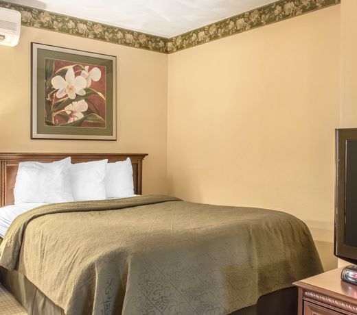 Quality Inn Breeze Manor