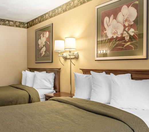 Quality Inn Breeze Manor