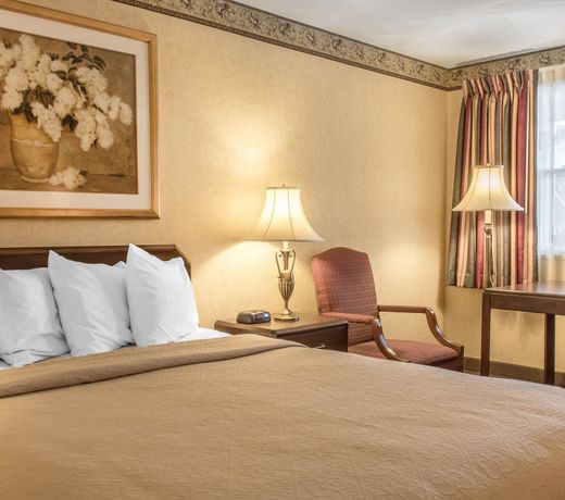 Quality Inn Breeze Manor