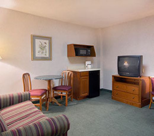 DAYS INN AND SUITES ELKINS
