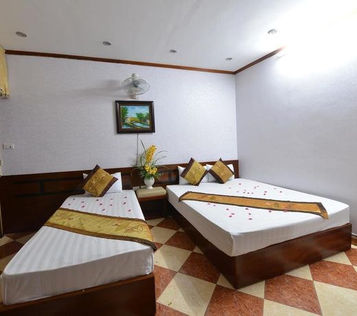 Lake Side Hostel