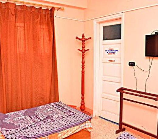 Fontana Luxor Hostel