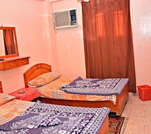 Fontana Luxor Hostel