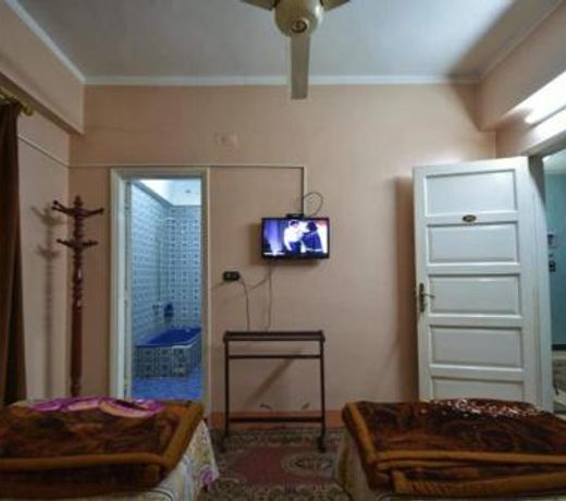 Fontana Luxor Hostel