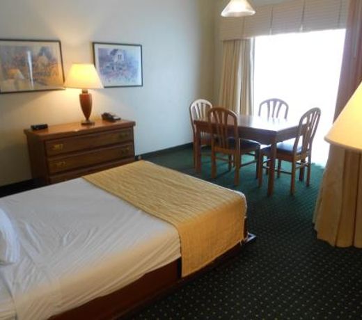 Hawthorn Suites Green Bay
