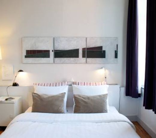 B&B Lodging At 8