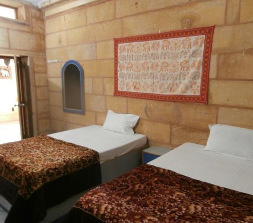 NOMADS GUEST HOUSE