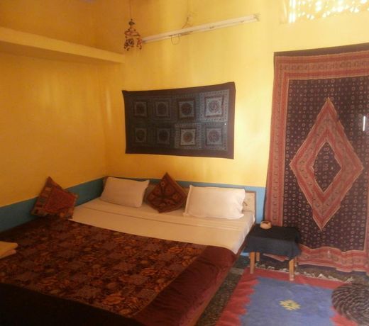 NOMADS GUEST HOUSE