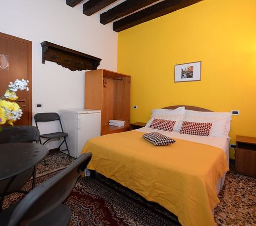 Backpackers House Venice
