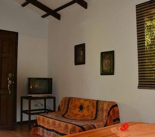 RUMBO SURF LODGE