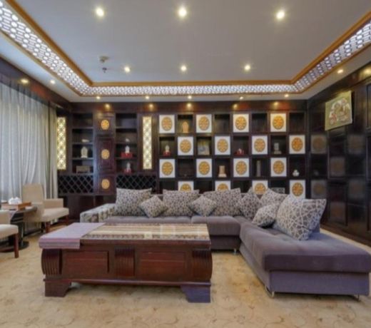 Tibetan Culture Theme Hotel