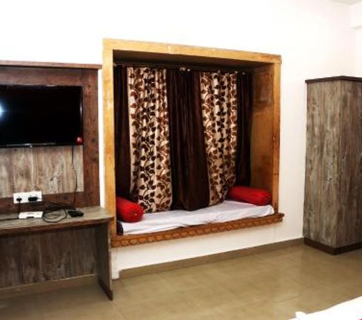 Hotel Marina Mahal with Swimming Pool