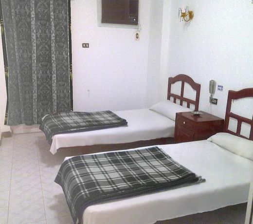 4 Seasons Hotel