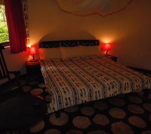 Moyoni Airport Lodge