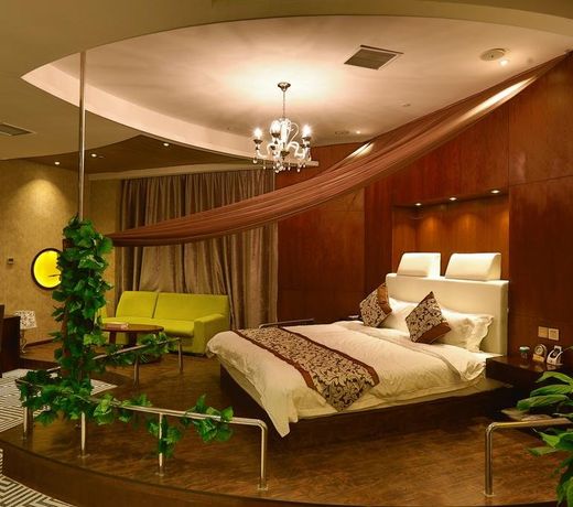 Linghang International Hotel