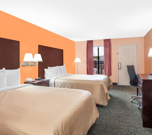 Days Inn by Wyndham Moulton