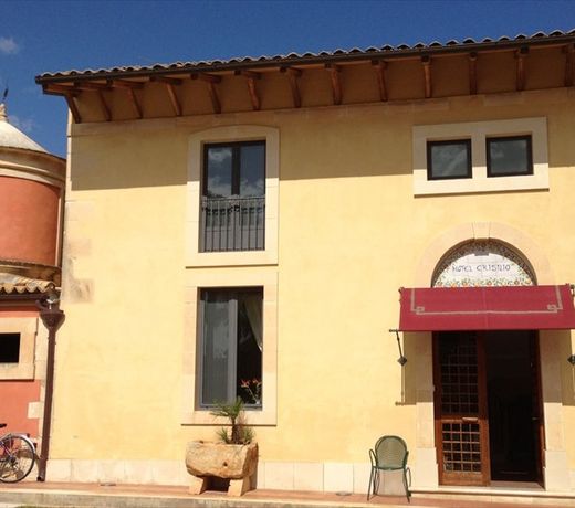 Nuovo Castello Crisilio