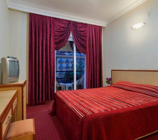 Larissa Inn