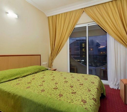 Larissa Inn