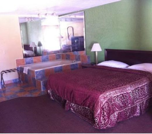 Travelers Inn