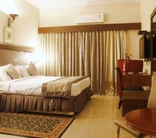 The DownTown Hotel
