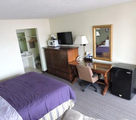OYO Hotel Hutchinson KS West 4th Ave