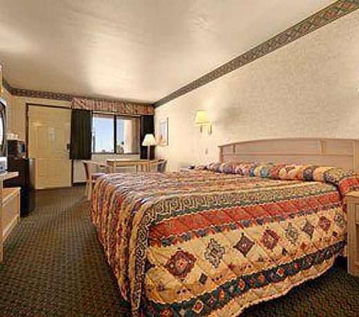 Days Inn by Wyndham Carlsbad