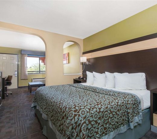 Days Inn by Wyndham Carlsbad