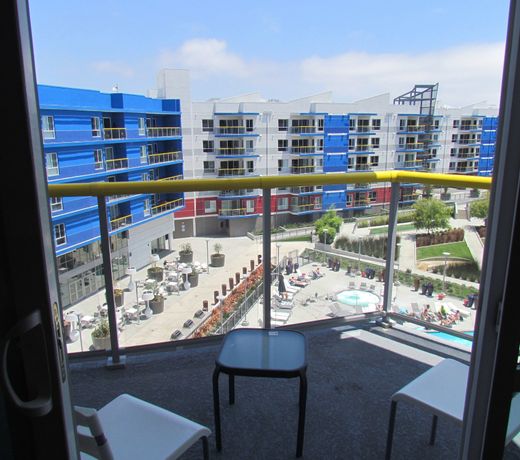 Walk to the Beach! Resort Style Apartment