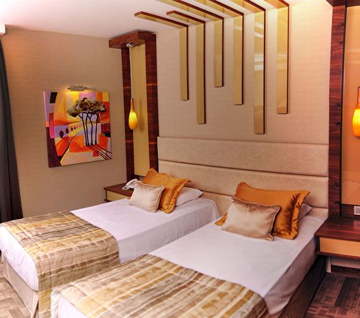 Avin Hotel