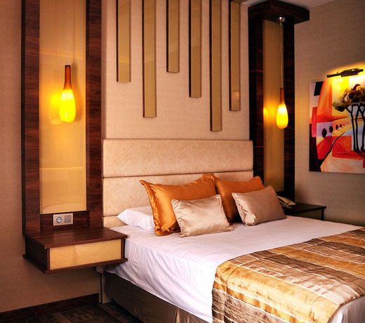 Avin Hotel