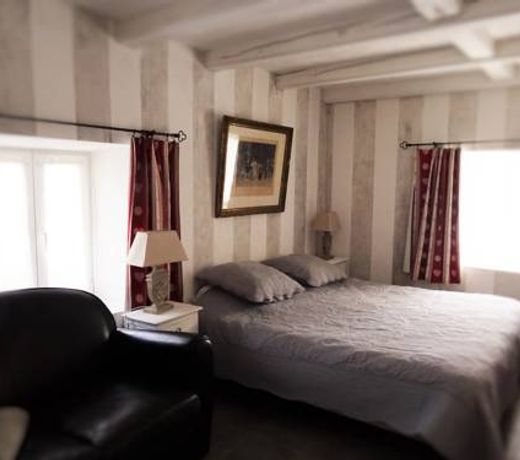 Auberge De La Poulcière