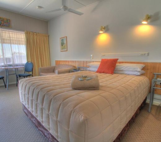 Motel Maclean