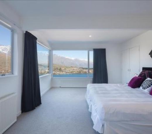 Star Lane by Amazing Accom