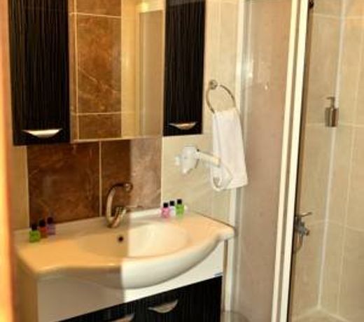 Hotel Varan