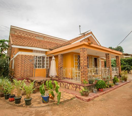 Ewaka Guesthouse and Backpackers
