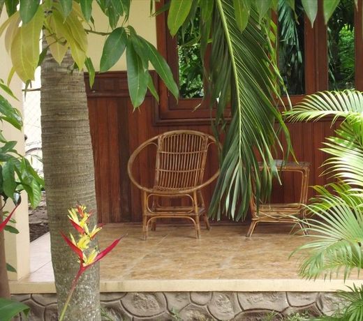 OASIS GUESTHOUSE