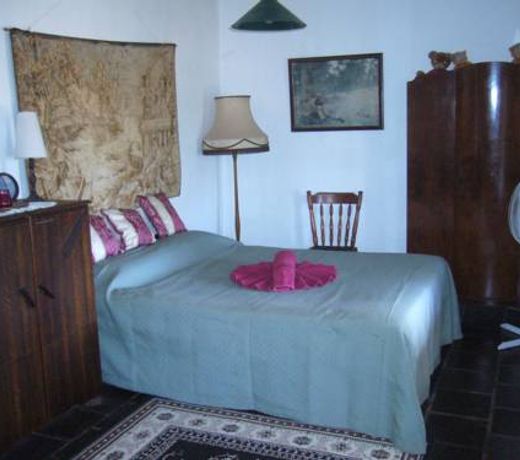 Mooniemia Farmhouse Bed and Breakfast