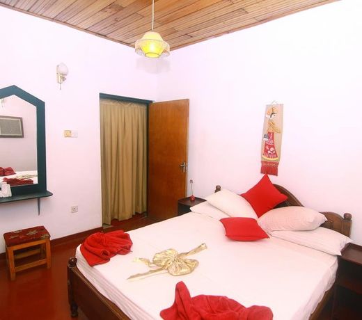 D Tours Home Stay