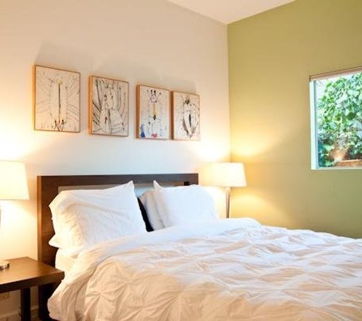 BROOKS SUITES