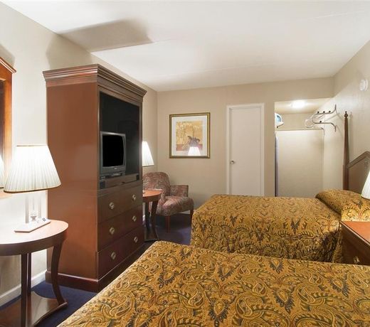 Days Inn by Wyndham Hot Springs