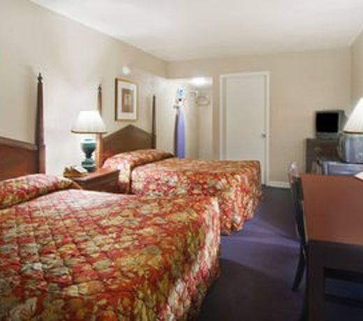 Days Inn by Wyndham Hot Springs